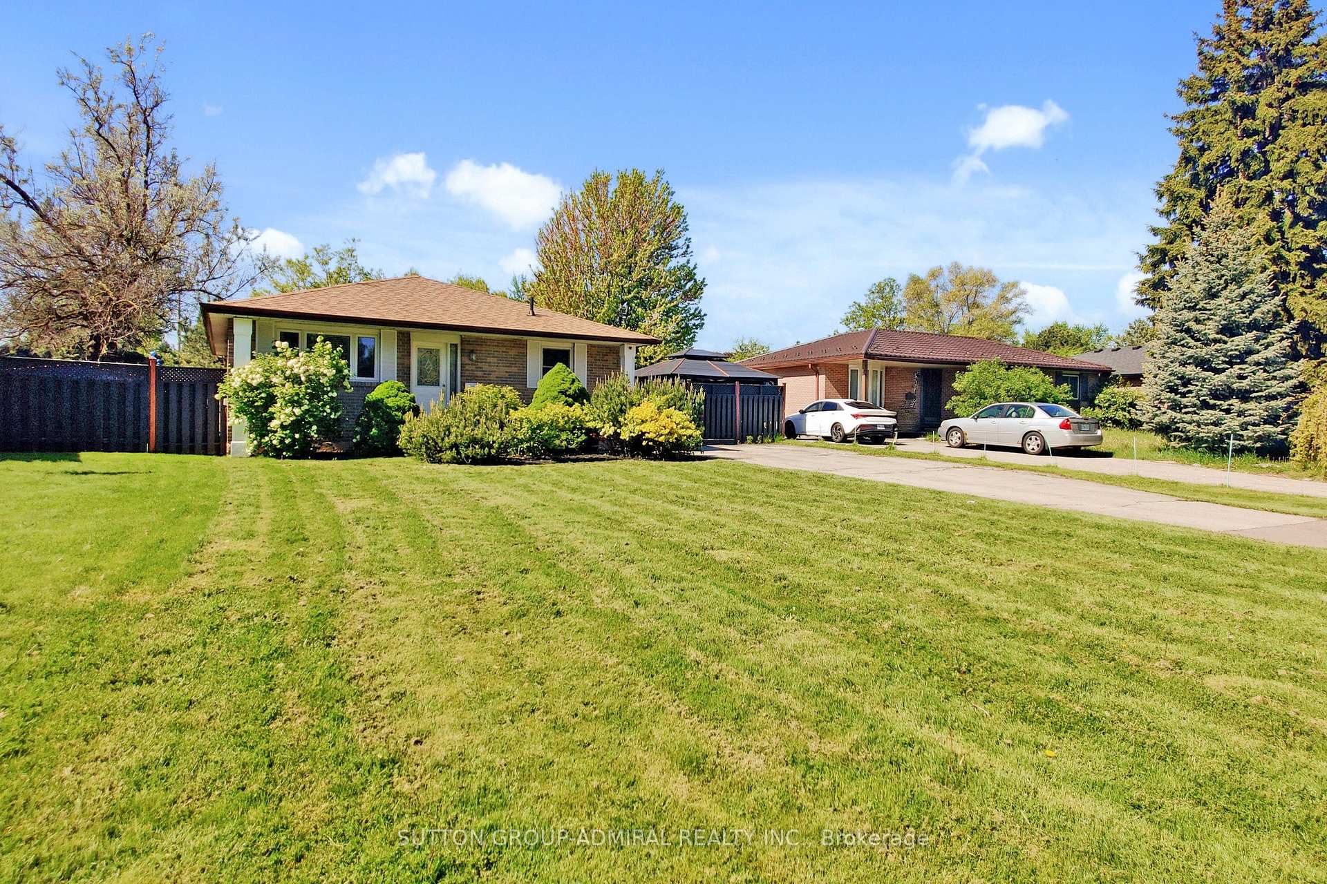 Photo 1 of 12 Flavian Crescent, Brampton, Southgate — HOMEH