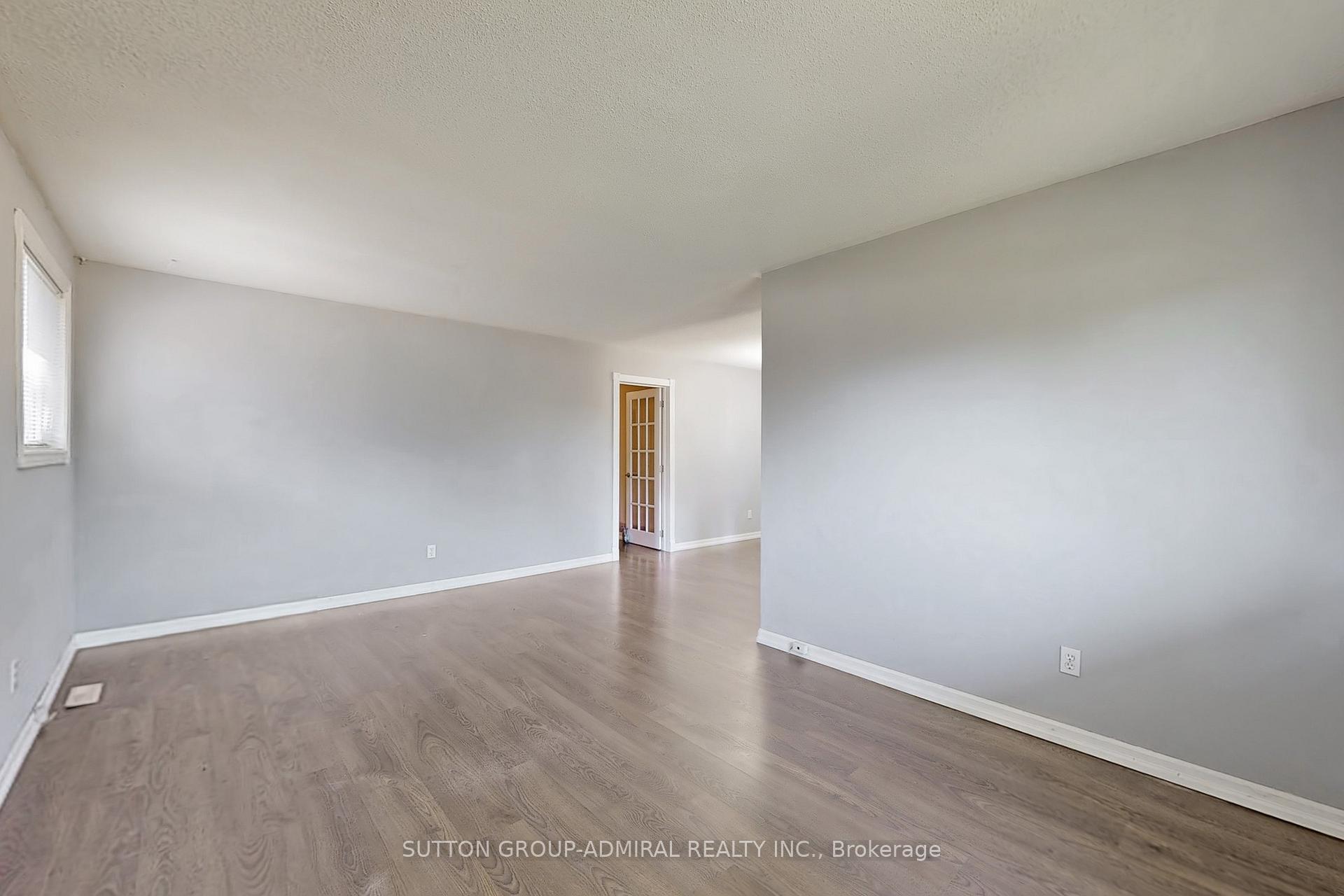 Photo 3 of 12 Flavian Crescent, Brampton, Southgate — HOMEH