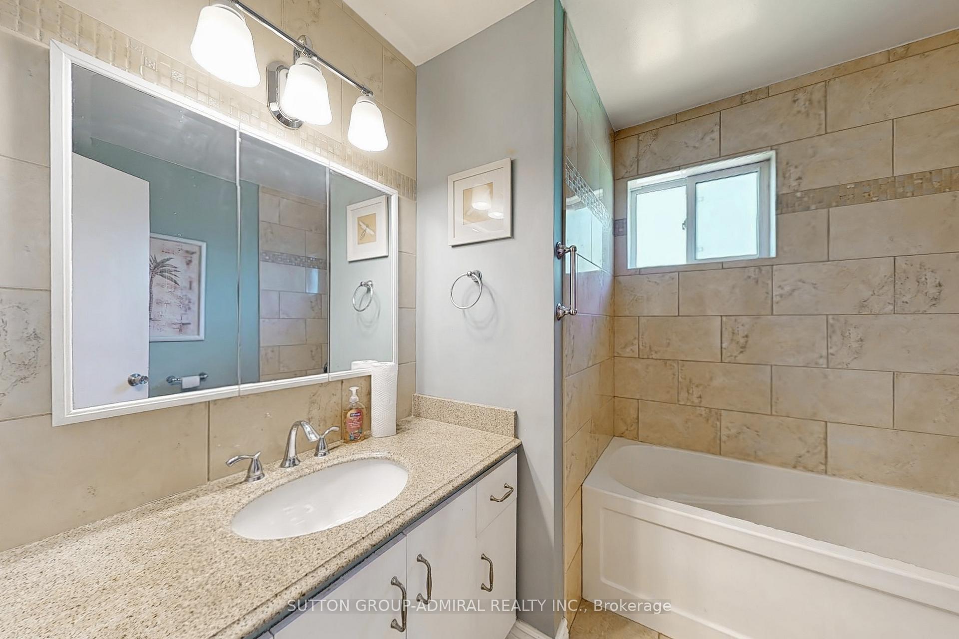 Photo 14 of 12 Flavian Crescent, Brampton, Southgate — HOMEH