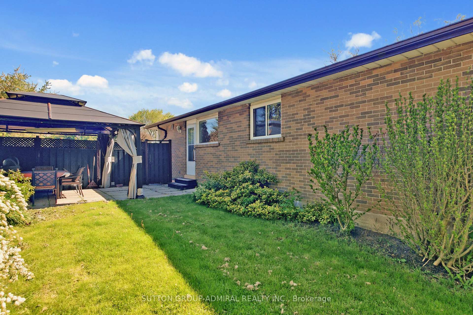 Photo 30 of 12 Flavian Crescent, Brampton, Southgate — HOMEH