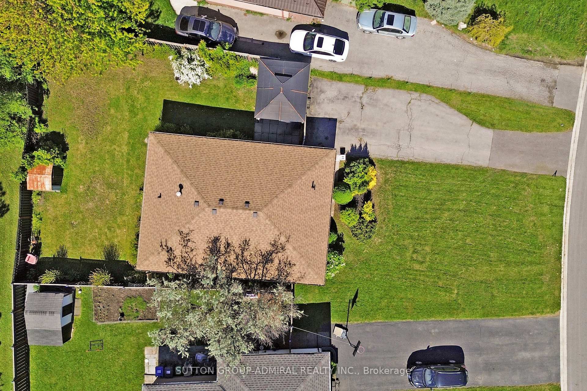 Photo 21 of 12 Flavian Crescent, Brampton, Southgate — HOMEH