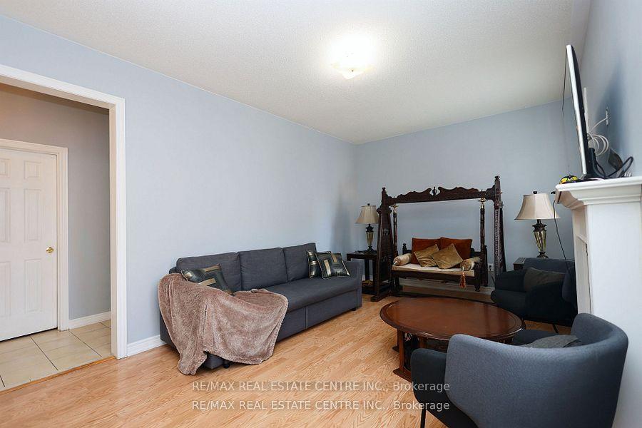 Photo 12 of 120 Bellchase Trail, Brampton, Bram East — HOMEH