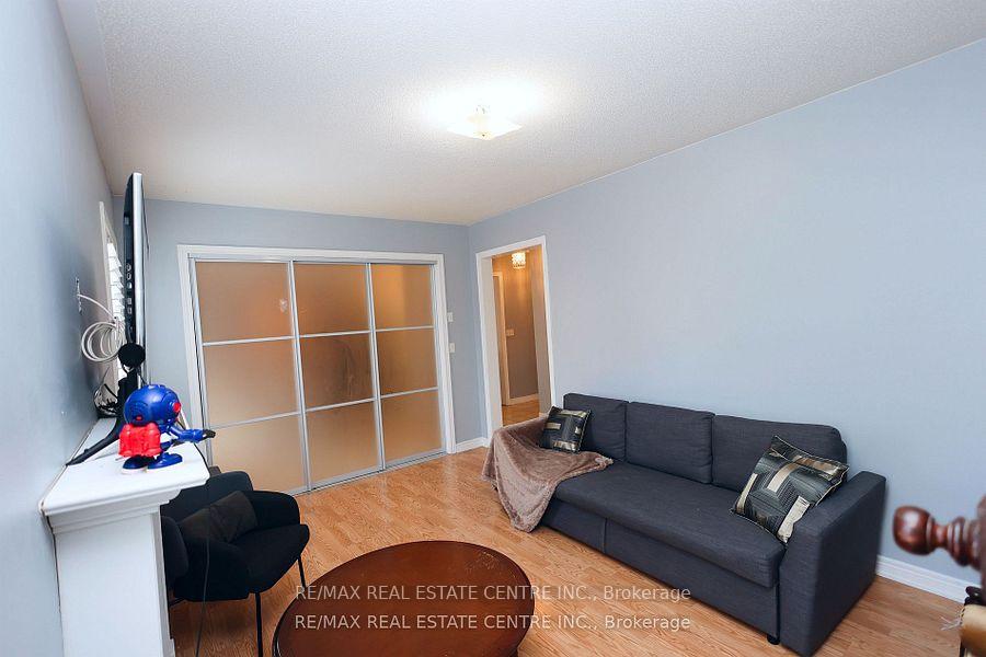 Photo 7 of 120 Bellchase Trail, Brampton, Bram East — HOMEH