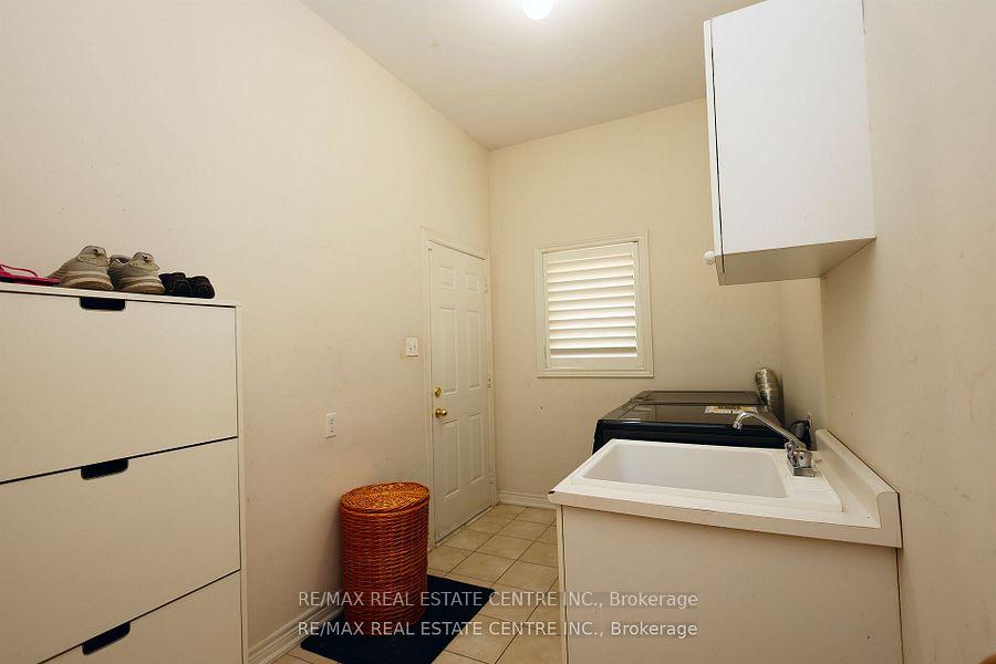 Photo 13 of 120 Bellchase Trail, Brampton, Bram East — HOMEH