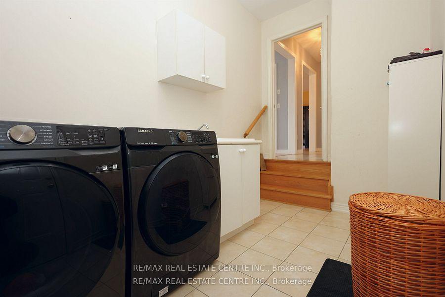 Photo 15 of 120 Bellchase Trail, Brampton, Bram East — HOMEH