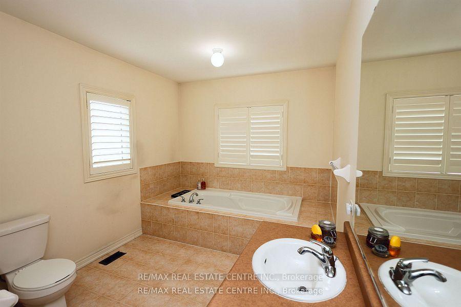 Photo 25 of 120 Bellchase Trail, Brampton, Bram East — HOMEH