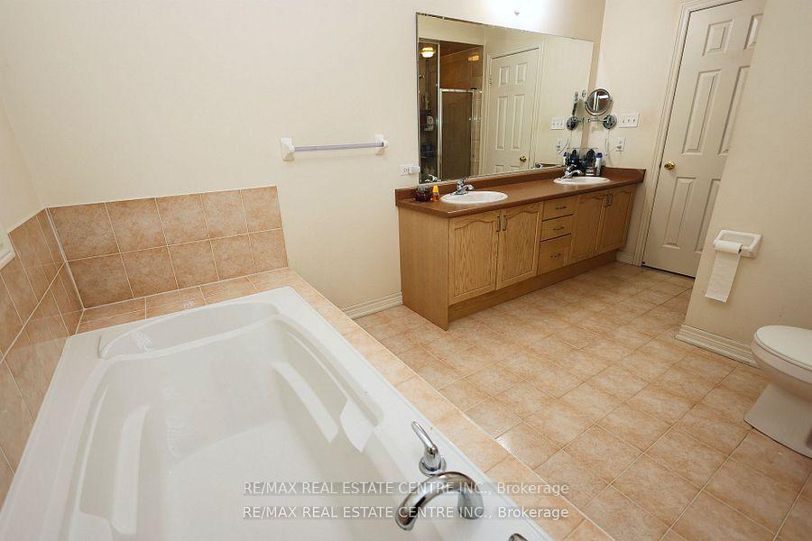 Photo 11 of 120 Bellchase Trail, Brampton, Bram East — HOMEH