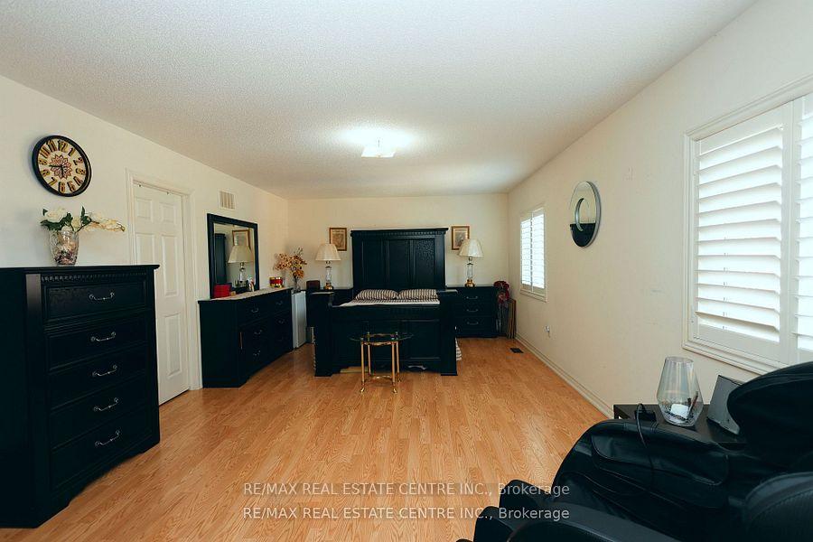 Photo 20 of 120 Bellchase Trail, Brampton, Bram East — HOMEH