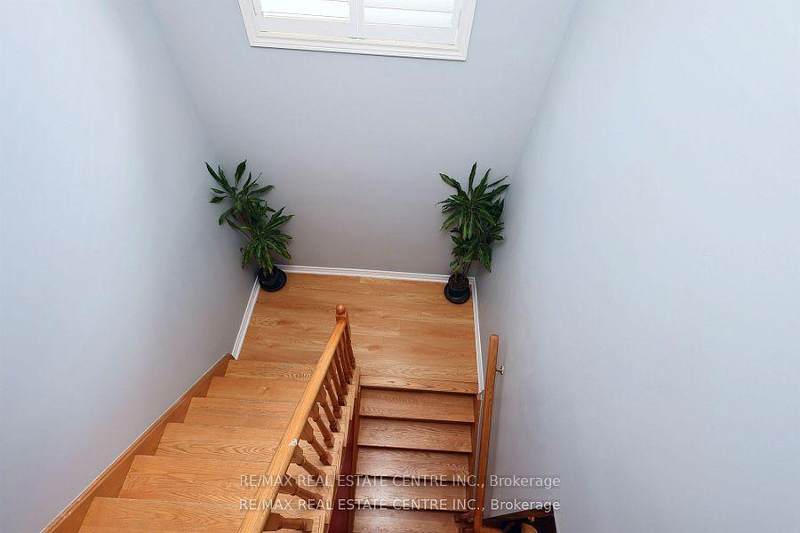 Photo 35 of 120 Bellchase Trail, Brampton, Bram East — HOMEH