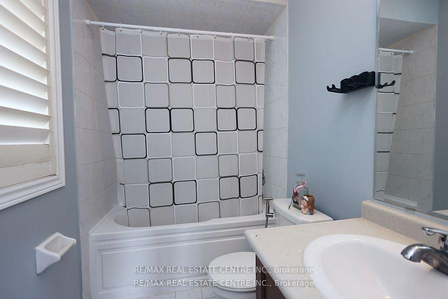 Photo 28 of 120 Bellchase Trail, Brampton, Bram East — HOMEH