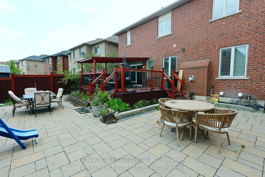 Photo 37 of 120 Bellchase Trail, Brampton, Bram East — HOMEH