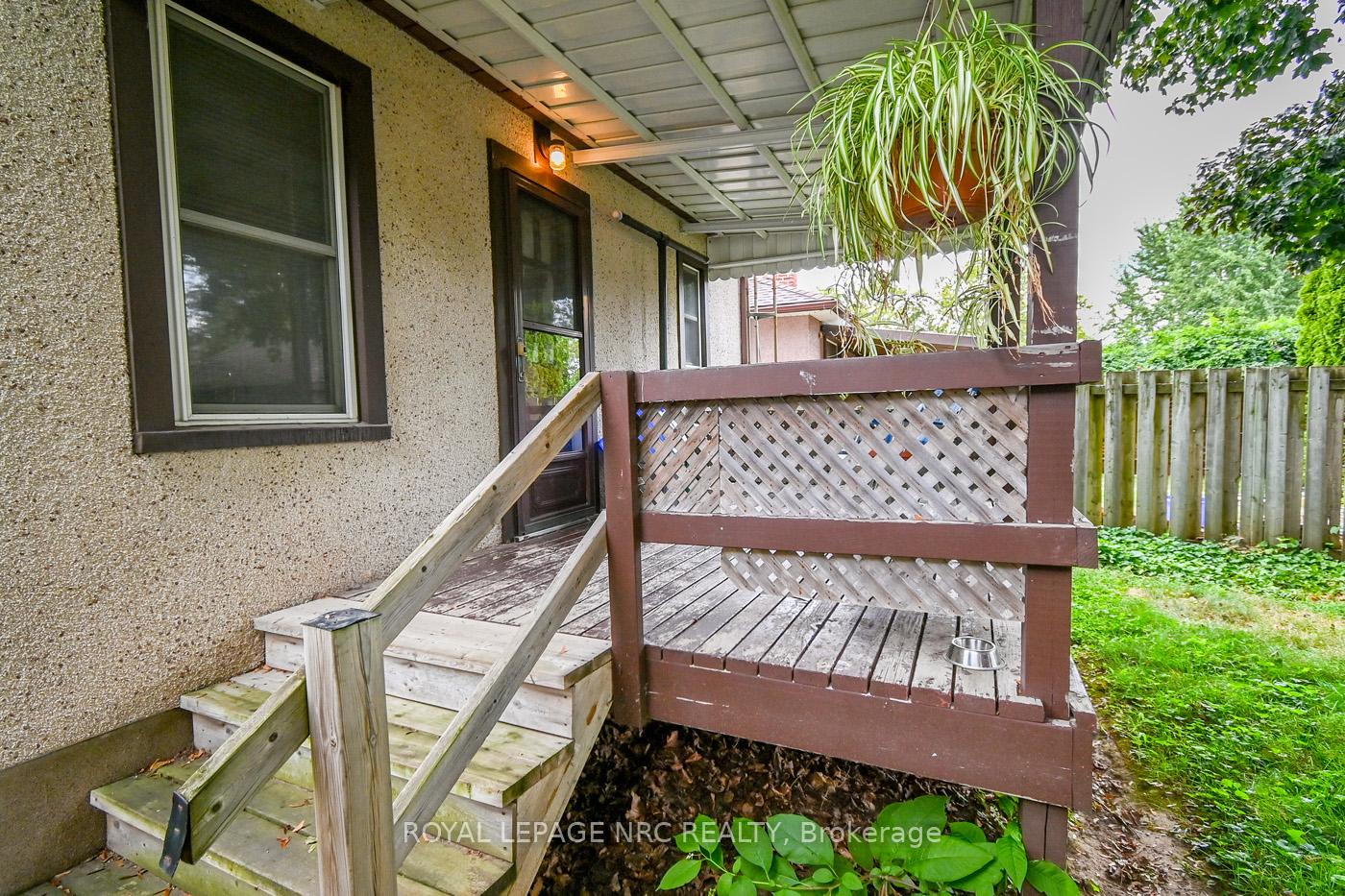 Photo 7 of 75 Vale Avenue, St. Catharines, Downtown — HOMEH