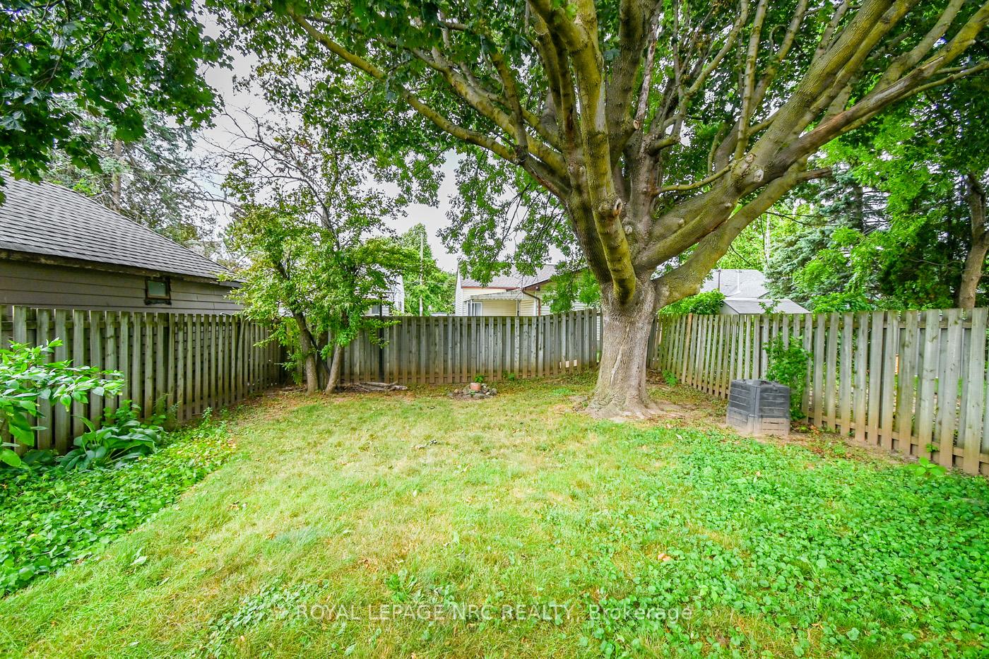 Photo 10 of 75 Vale Avenue, St. Catharines, Downtown — HOMEH