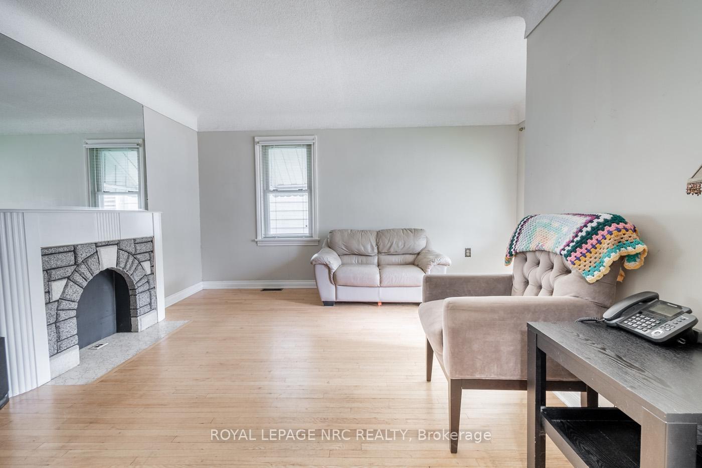 Photo 16 of 75 Vale Avenue, St. Catharines, Downtown — HOMEH