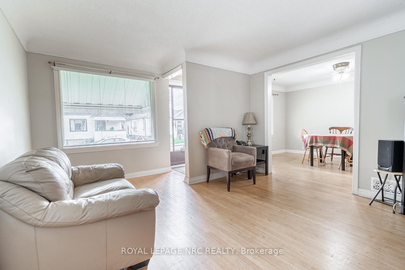 Photo 19 of 75 Vale Avenue, St. Catharines, Downtown — HOMEH