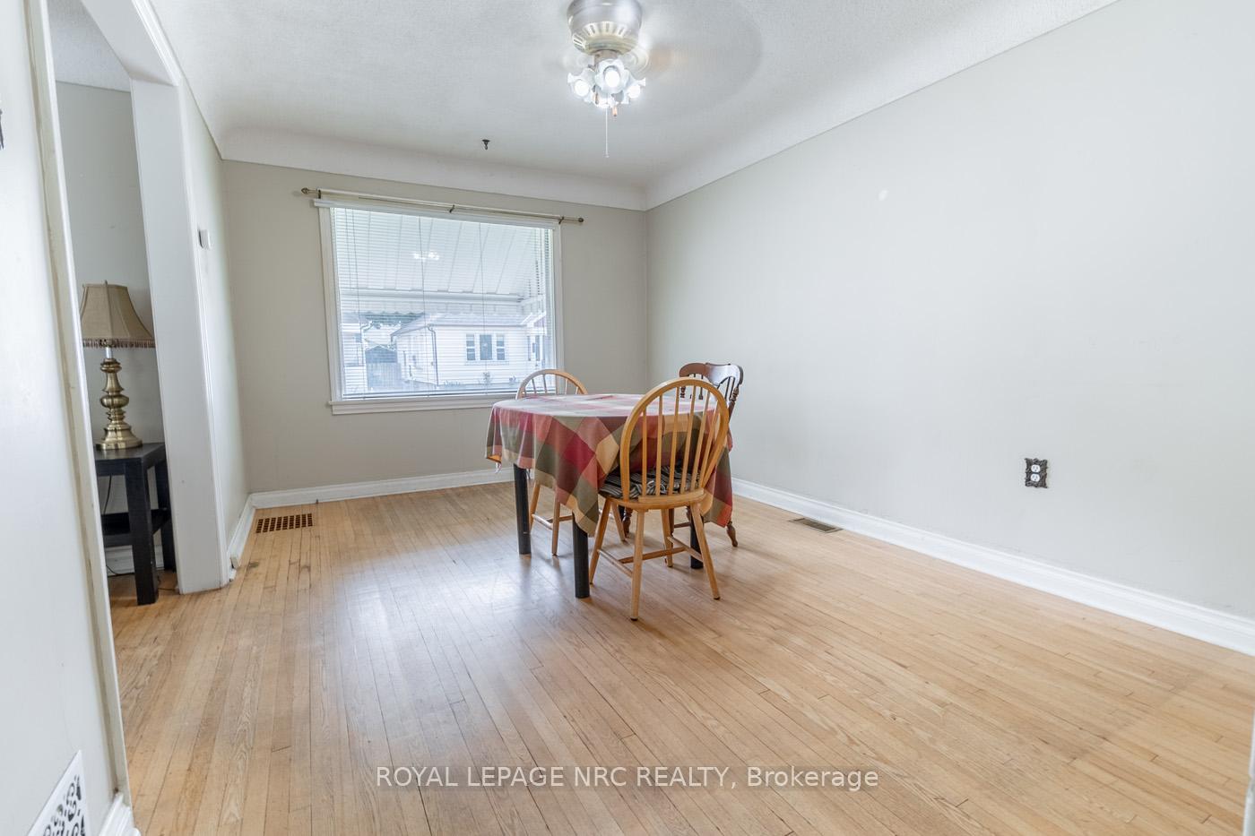Photo 21 of 75 Vale Avenue, St. Catharines, Downtown — HOMEH