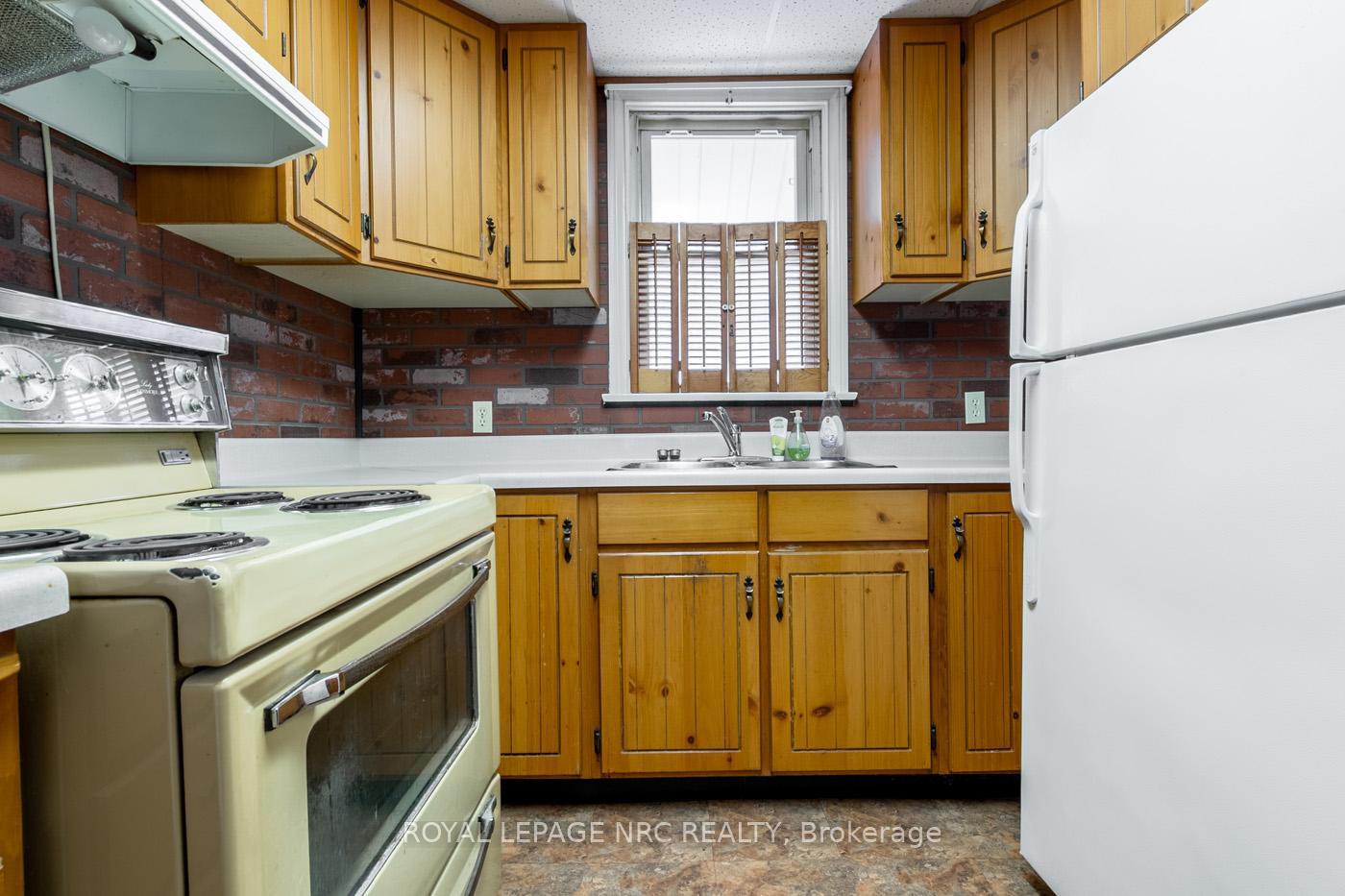 Photo 26 of 75 Vale Avenue, St. Catharines, Downtown — HOMEH