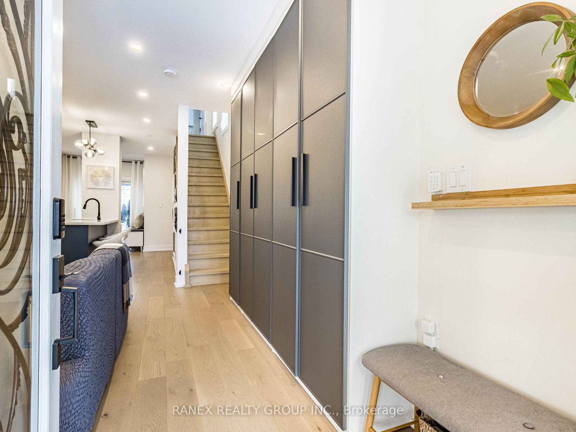 Photo 6 of 41 Glendale Avenue N, Hamilton, Crown Point — HOMEH