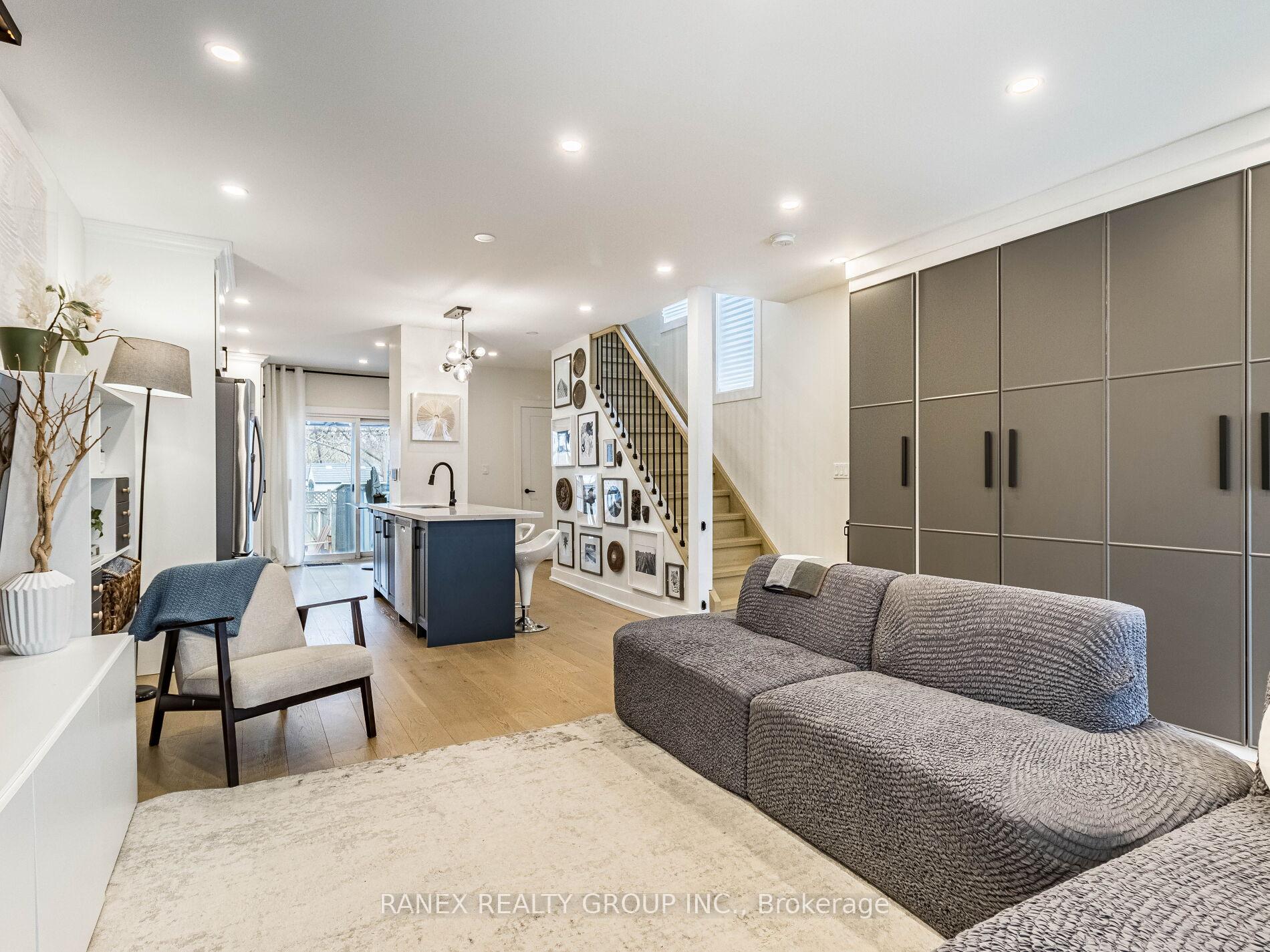 Photo 11 of 41 Glendale Avenue N, Hamilton, Crown Point — HOMEH