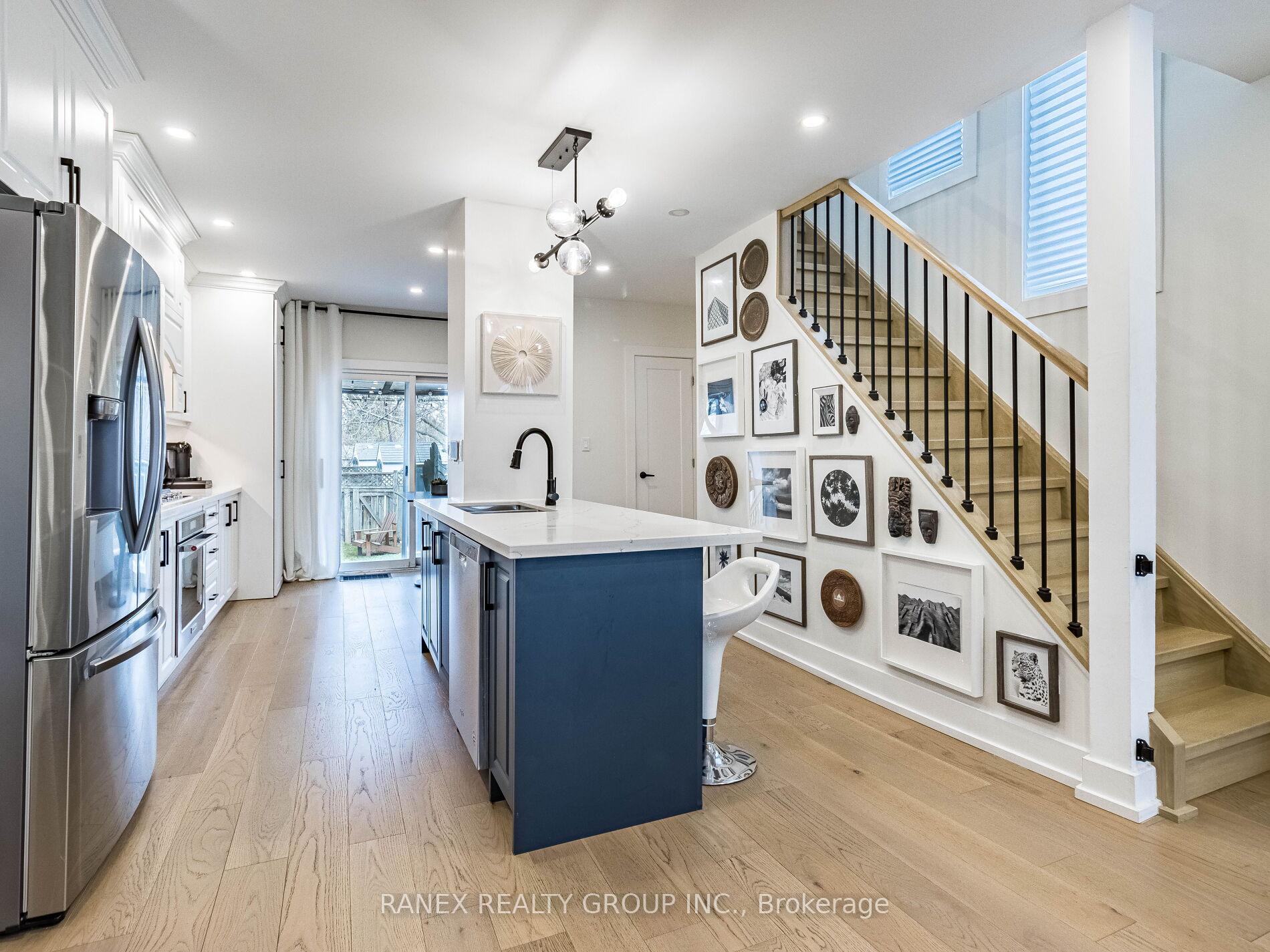 Photo 12 of 41 Glendale Avenue N, Hamilton, Crown Point — HOMEH
