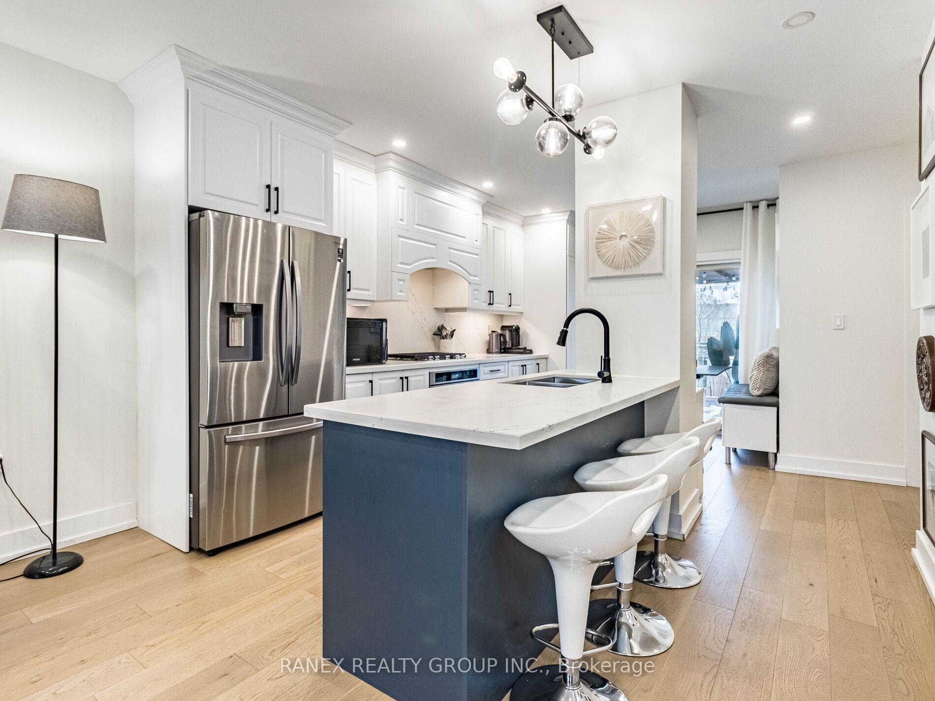 Photo 13 of 41 Glendale Avenue N, Hamilton, Crown Point — HOMEH