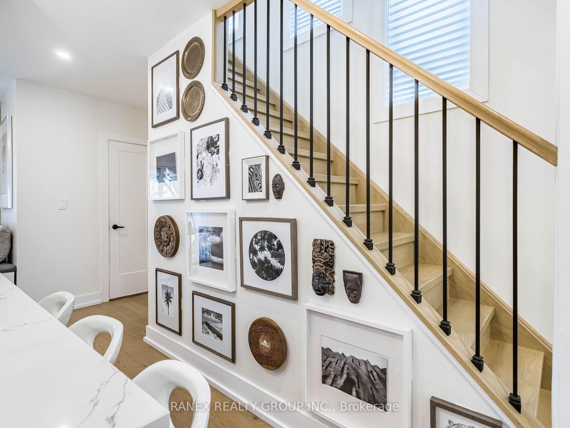 Photo 14 of 41 Glendale Avenue N, Hamilton, Crown Point — HOMEH