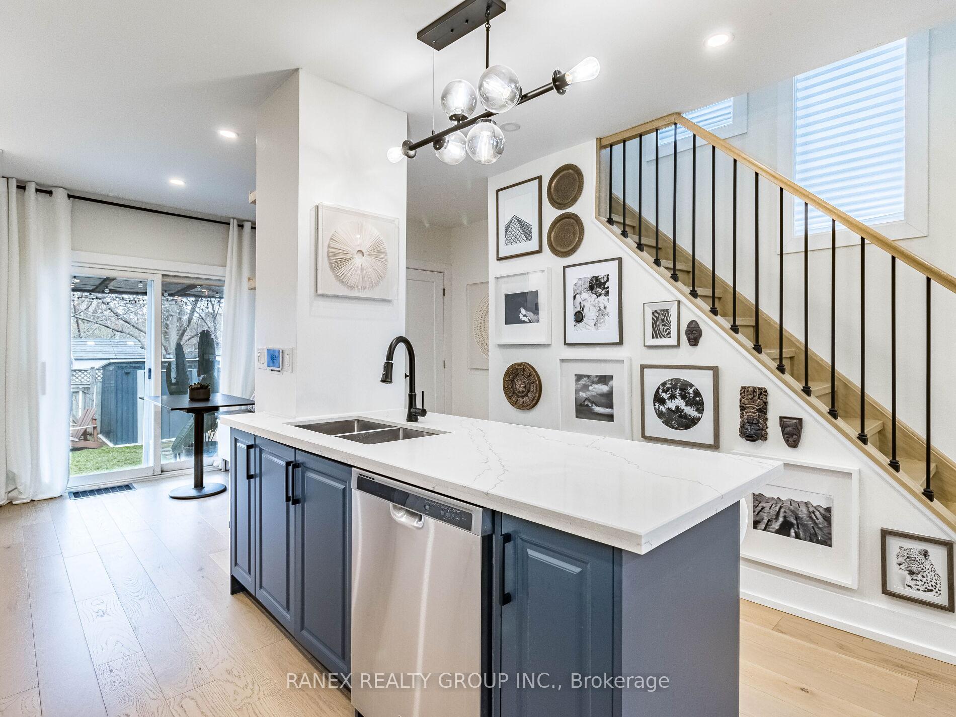 Photo 15 of 41 Glendale Avenue N, Hamilton, Crown Point — HOMEH