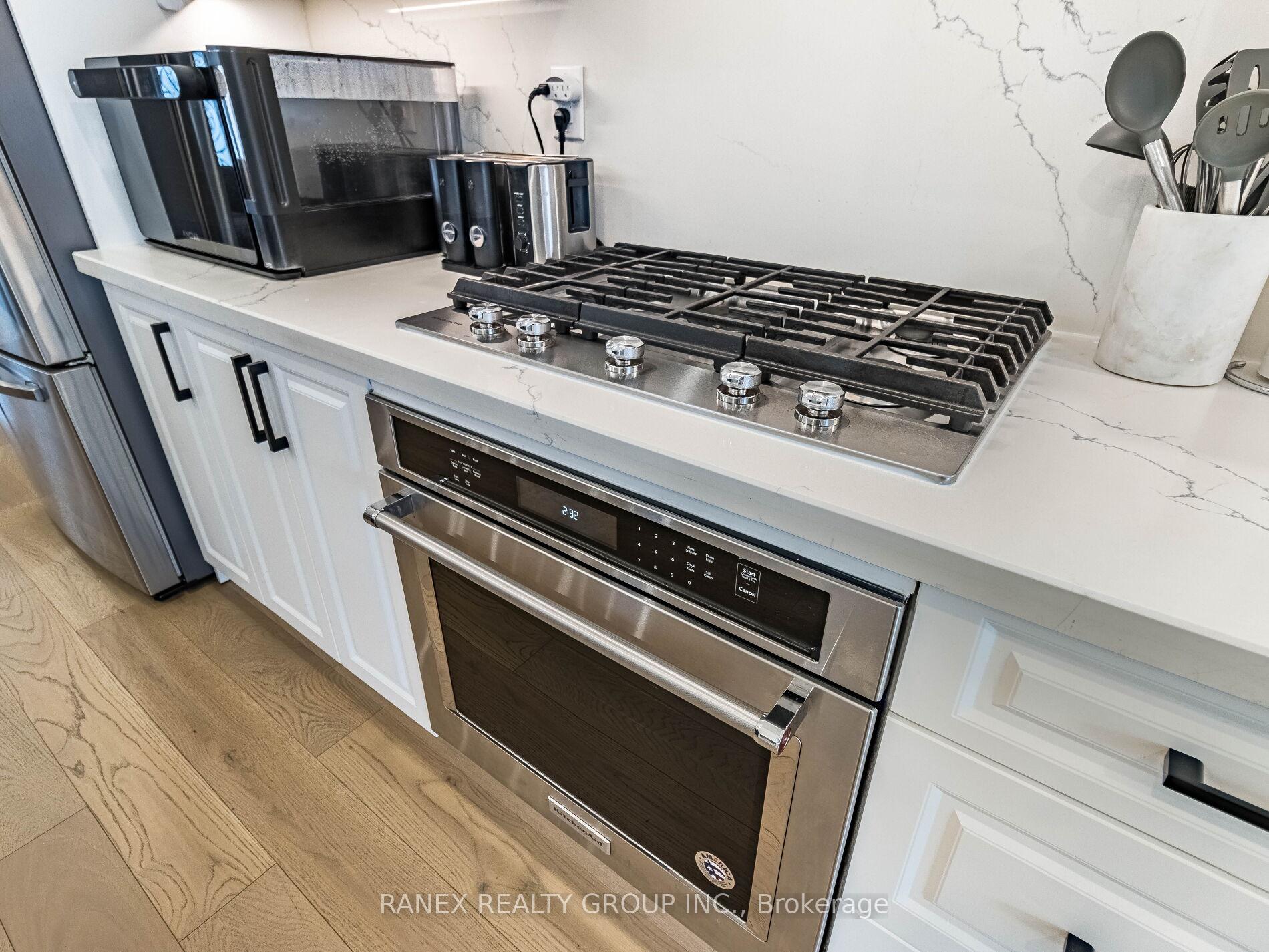 Photo 19 of 41 Glendale Avenue N, Hamilton, Crown Point — HOMEH