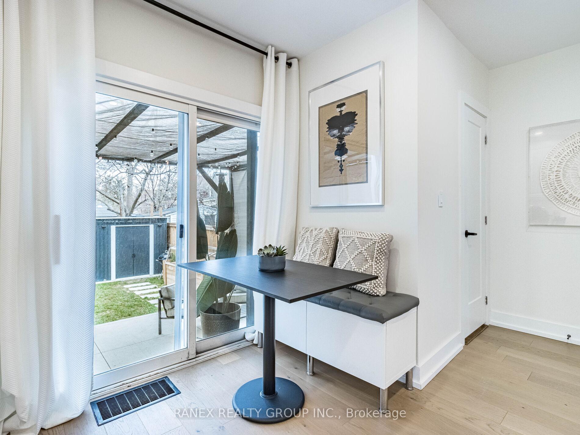 Photo 21 of 41 Glendale Avenue N, Hamilton, Crown Point — HOMEH