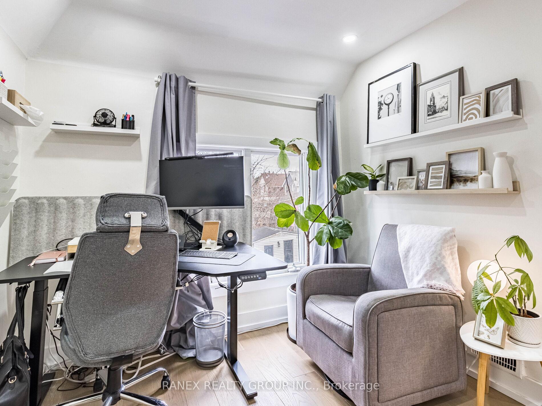 Photo 30 of 41 Glendale Avenue N, Hamilton, Crown Point — HOMEH