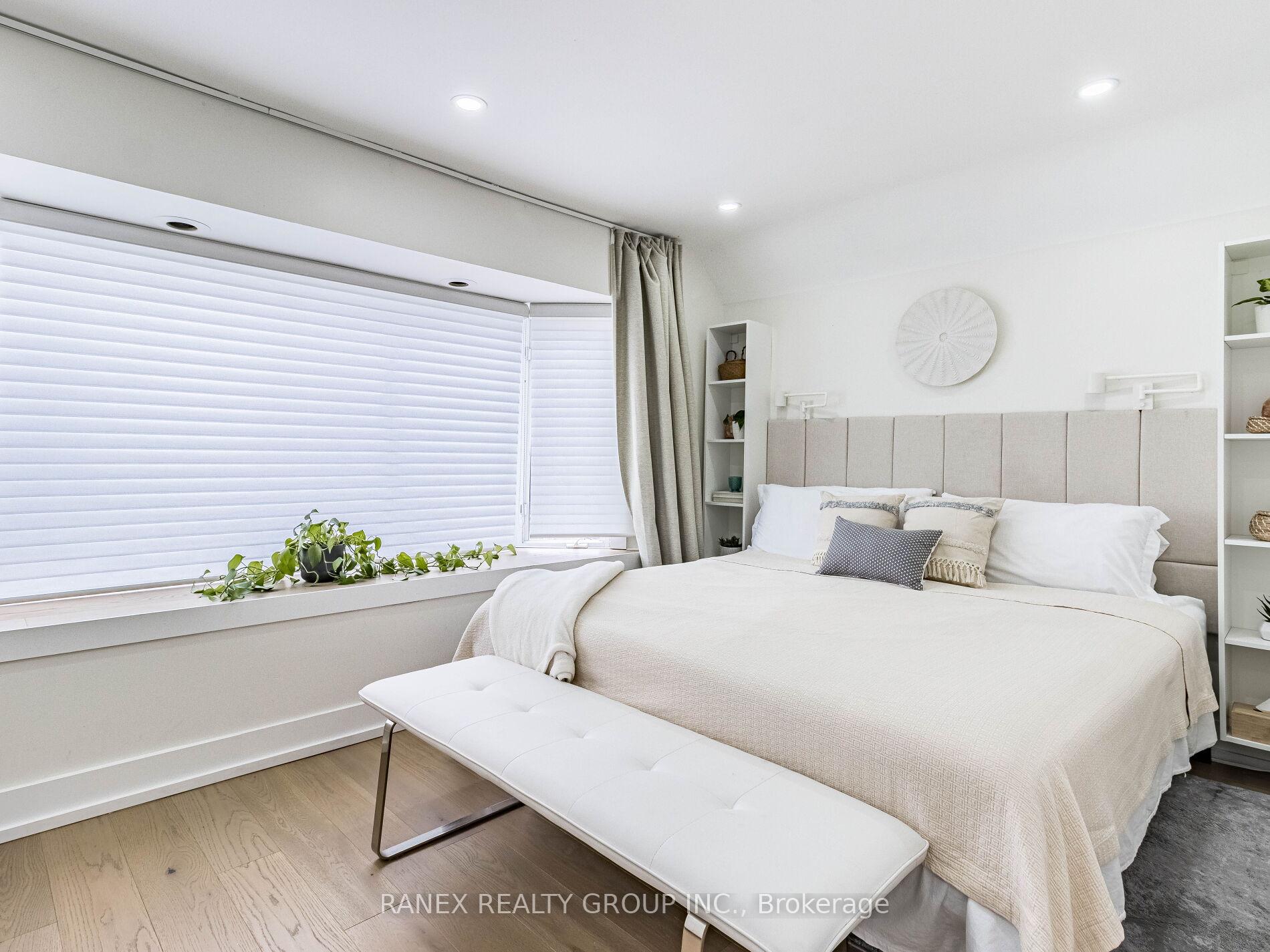 Photo 32 of 41 Glendale Avenue N, Hamilton, Crown Point — HOMEH