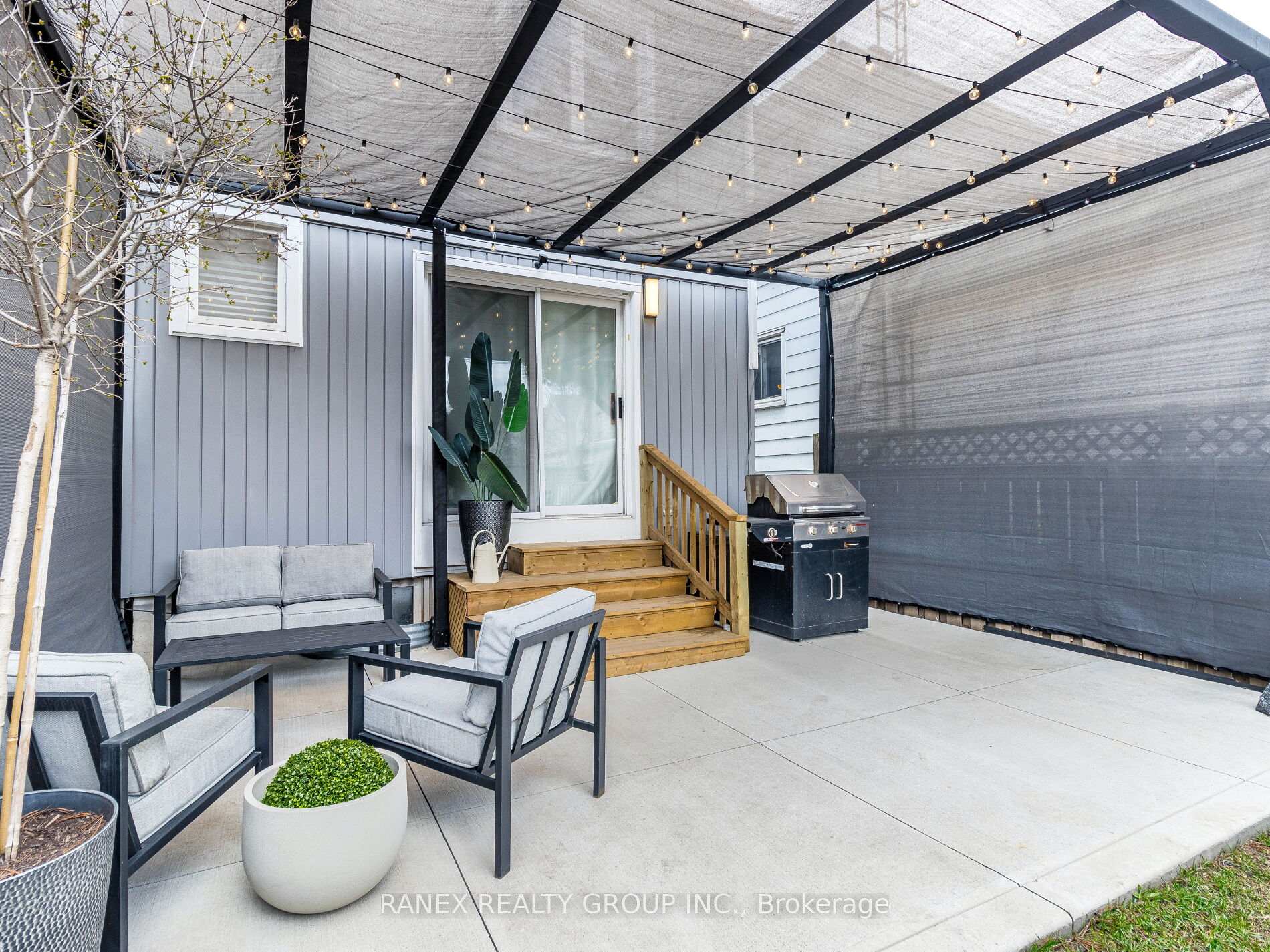 Photo 42 of 41 Glendale Avenue N, Hamilton, Crown Point — HOMEH