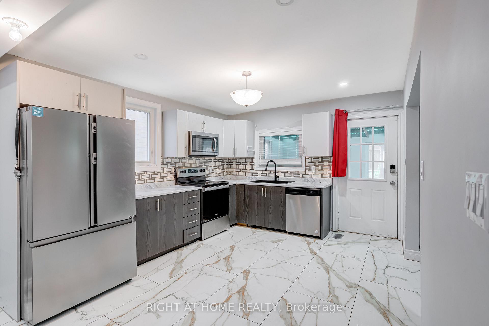 Photo 9 of 111 Mary Street, Hamilton, Beasley — HOMEH
