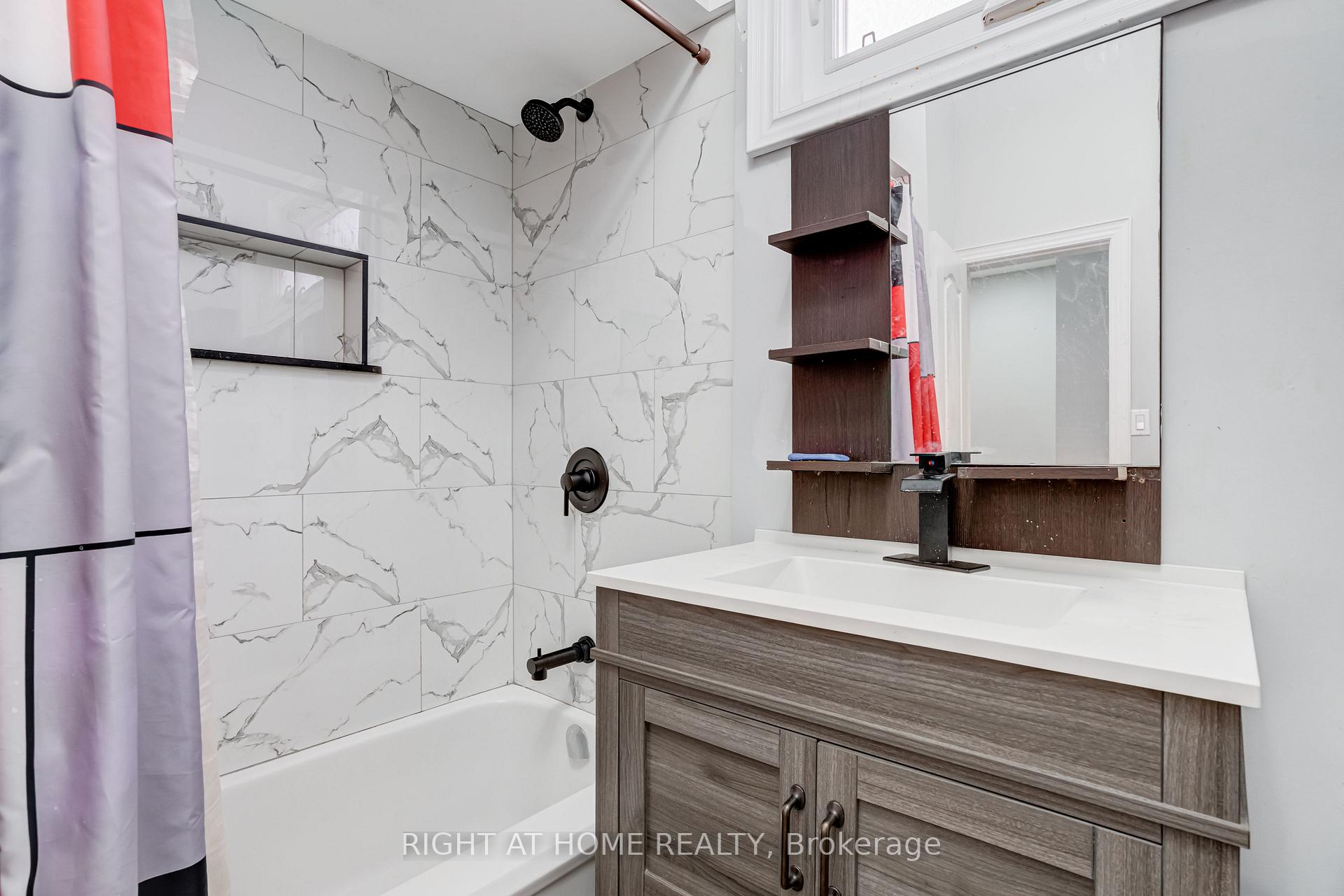 Photo 20 of 111 Mary Street, Hamilton, Beasley — HOMEH