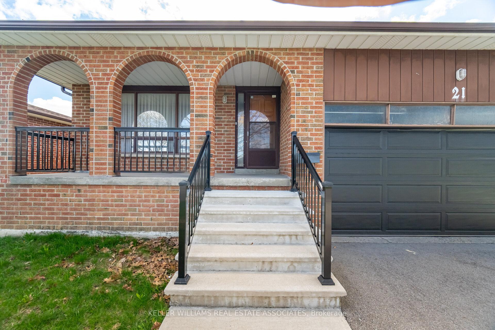 Photo 4 of 21 Malcolm Crescent, Brampton, Central Park — HOMEH