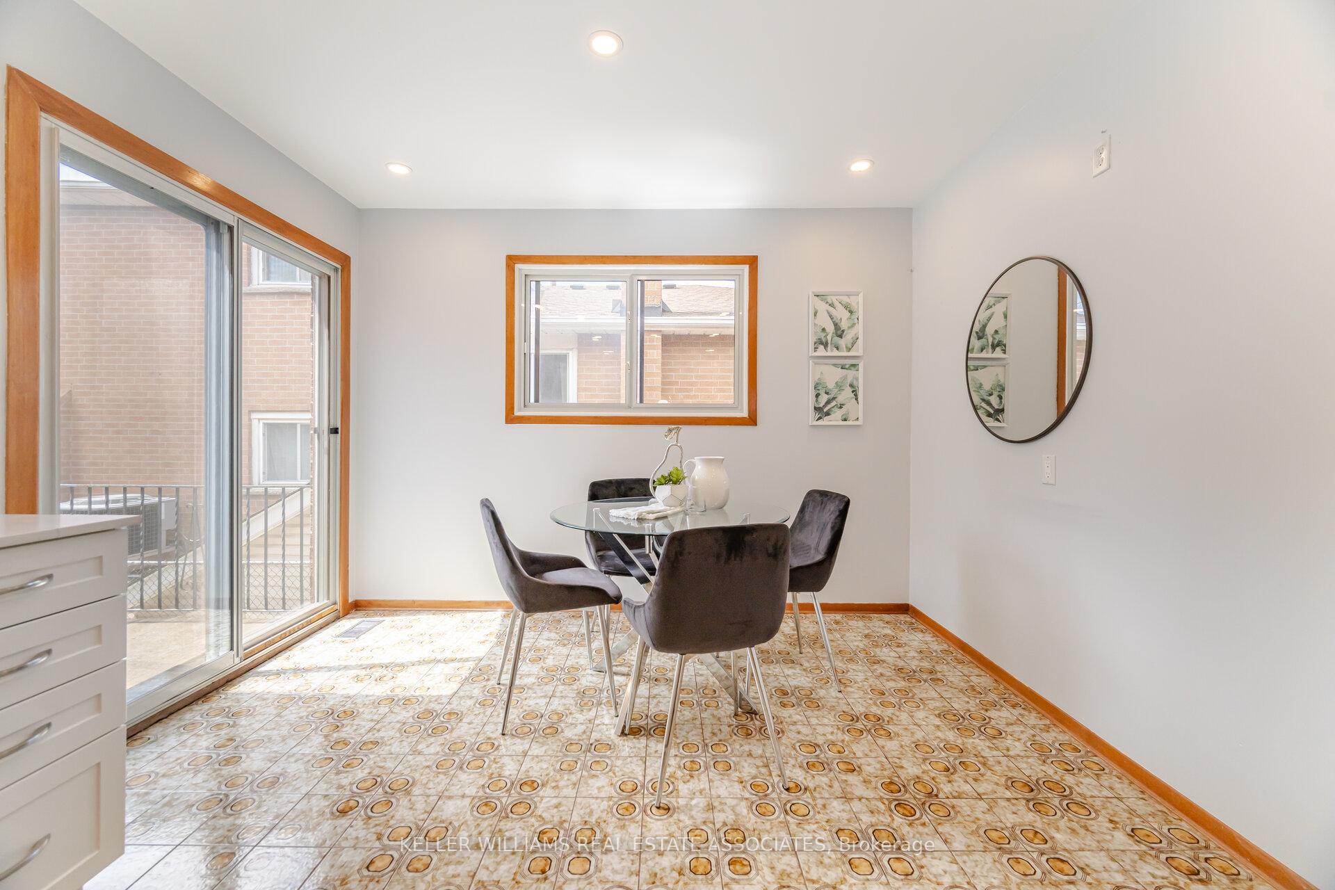 Photo 15 of 21 Malcolm Crescent, Brampton, Central Park — HOMEH