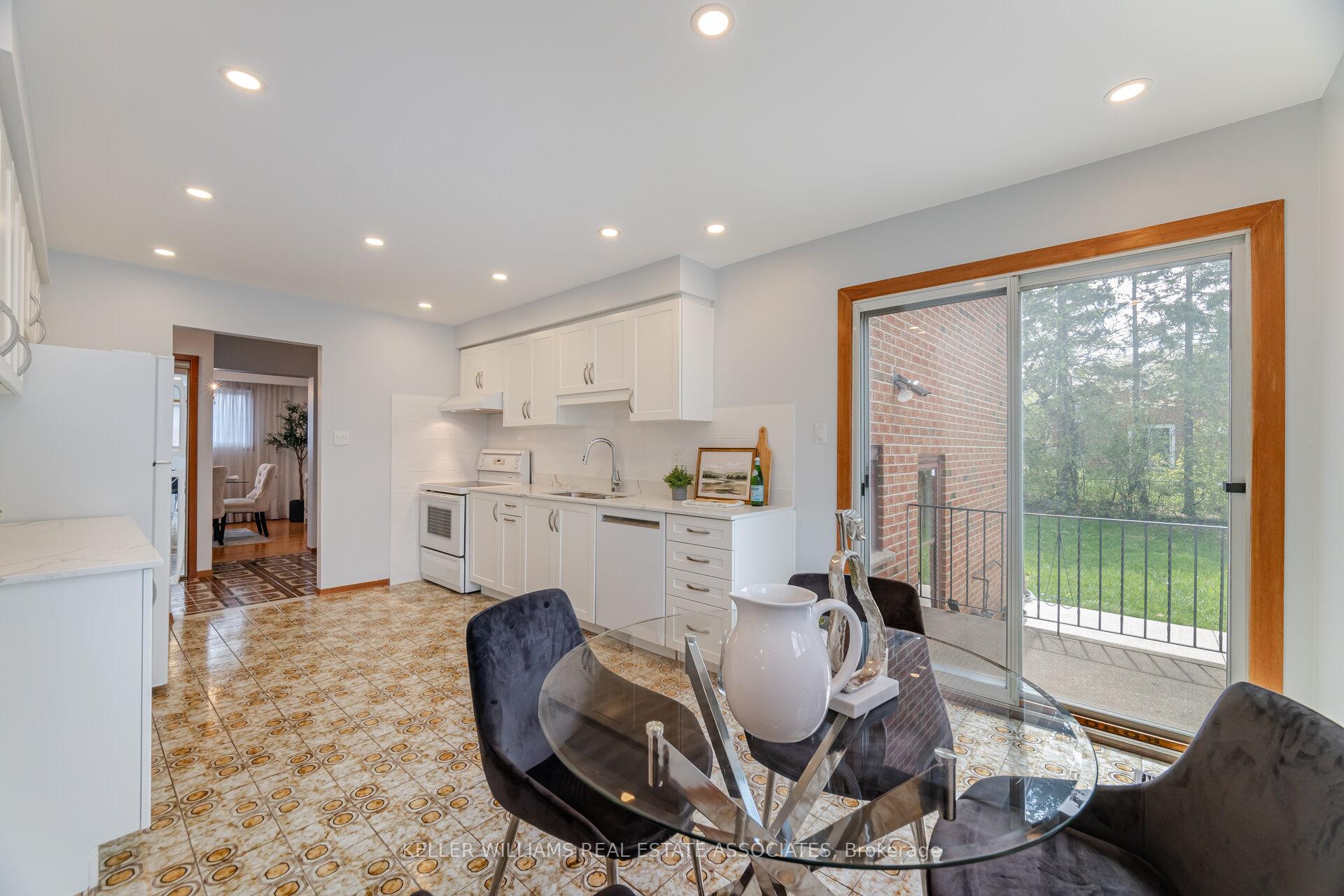 Photo 16 of 21 Malcolm Crescent, Brampton, Central Park — HOMEH