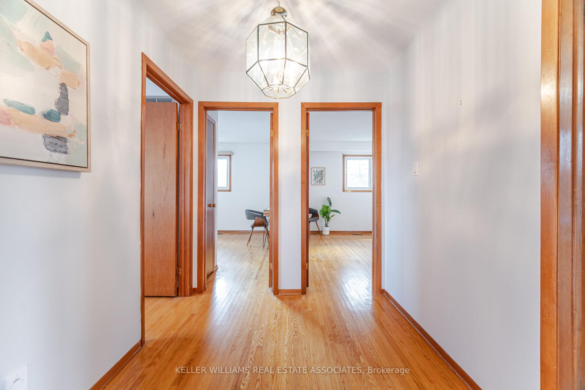 Photo 19 of 21 Malcolm Crescent, Brampton, Central Park — HOMEH