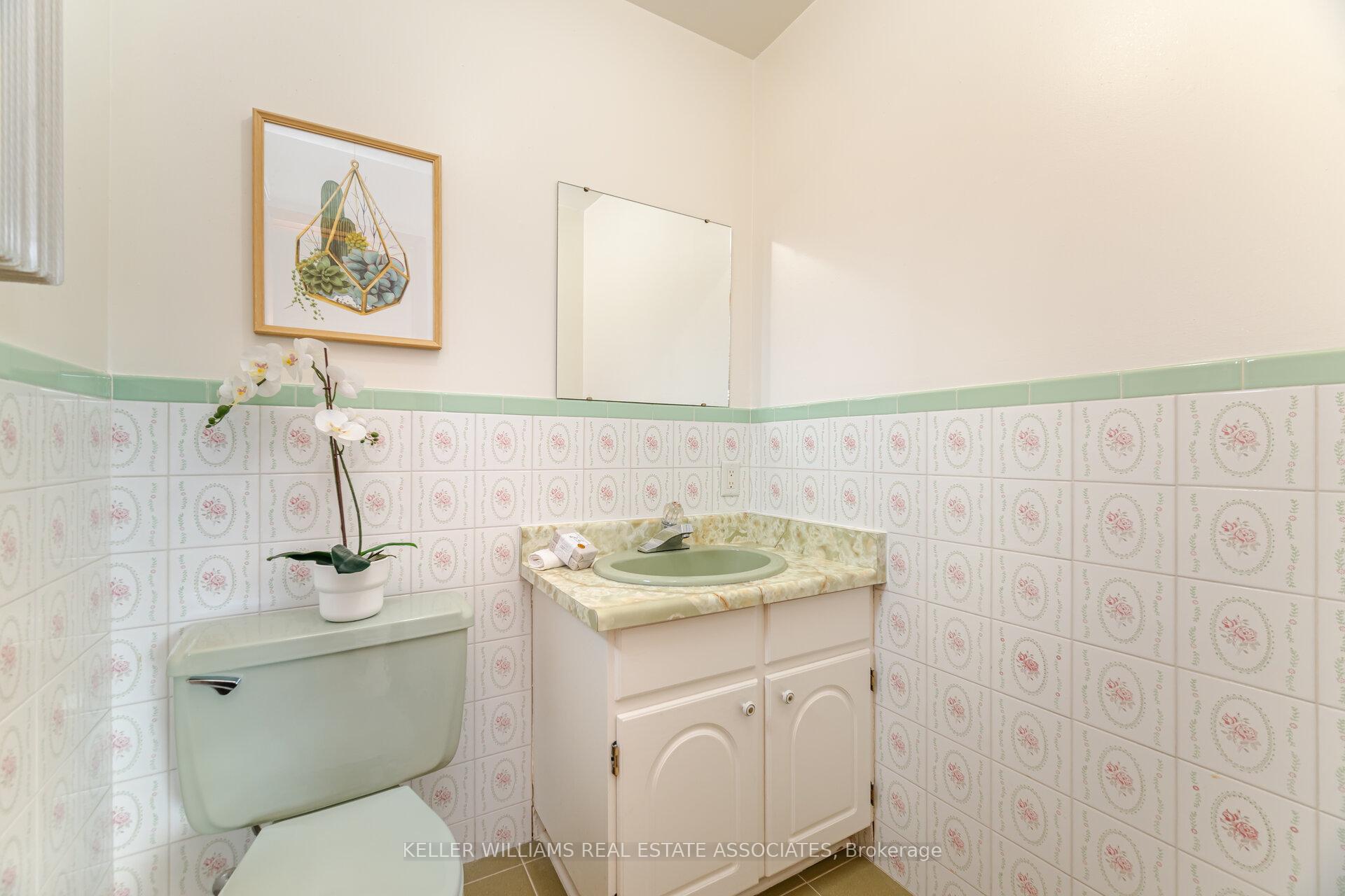 Photo 23 of 21 Malcolm Crescent, Brampton, Central Park — HOMEH