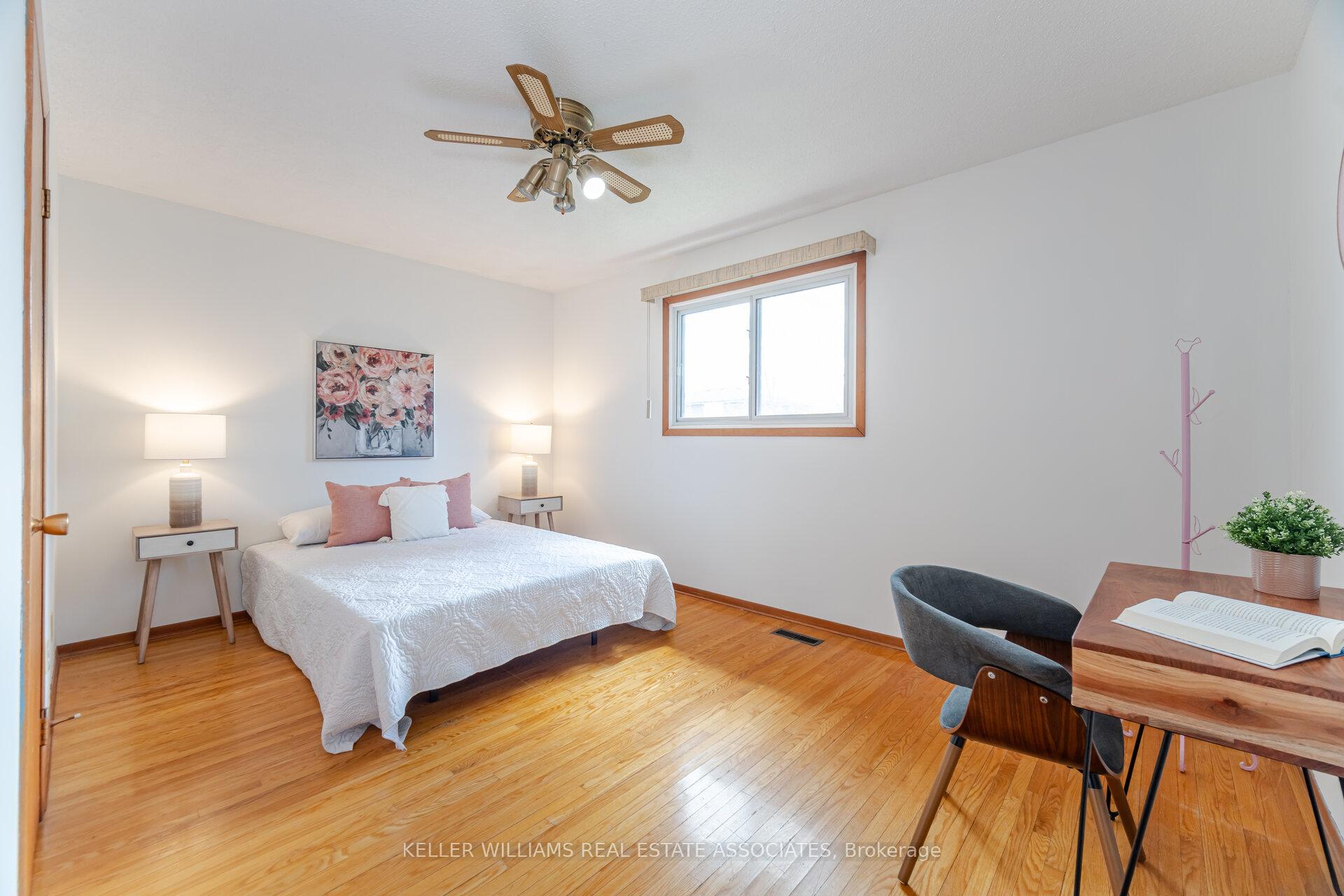 Photo 25 of 21 Malcolm Crescent, Brampton, Central Park — HOMEH