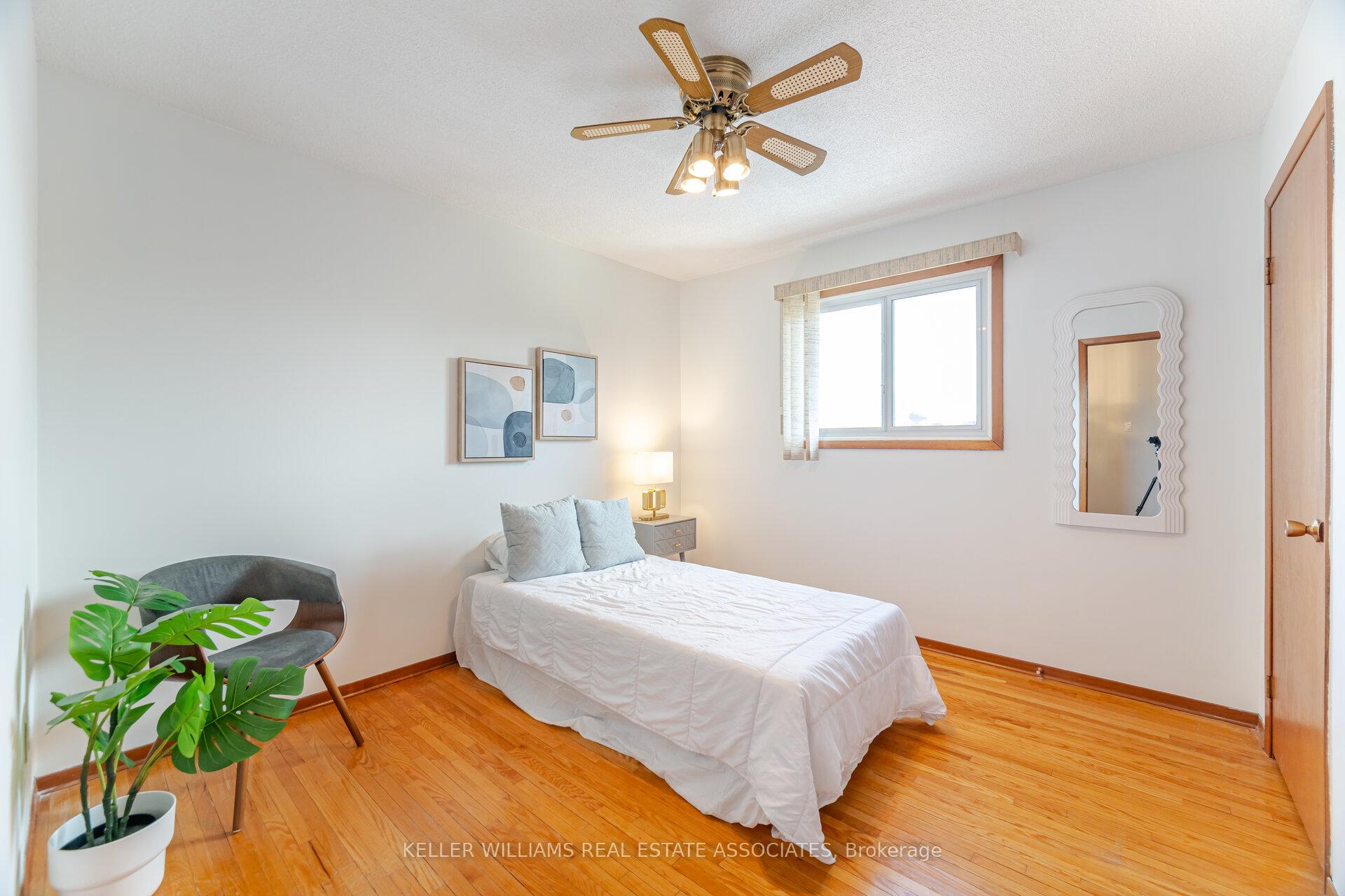 Photo 27 of 21 Malcolm Crescent, Brampton, Central Park — HOMEH