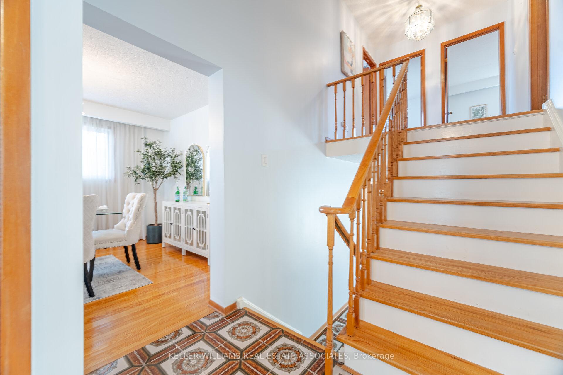 Photo 29 of 21 Malcolm Crescent, Brampton, Central Park — HOMEH