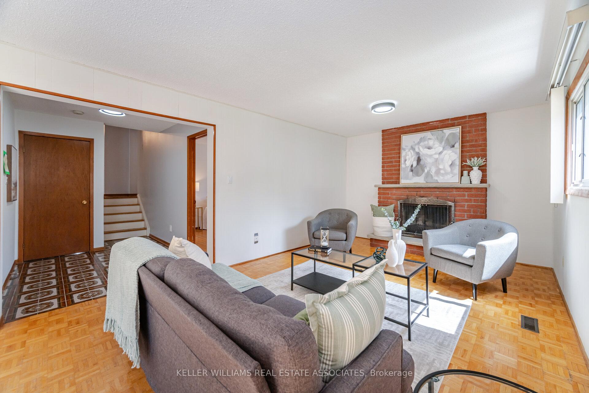 Photo 30 of 21 Malcolm Crescent, Brampton, Central Park — HOMEH
