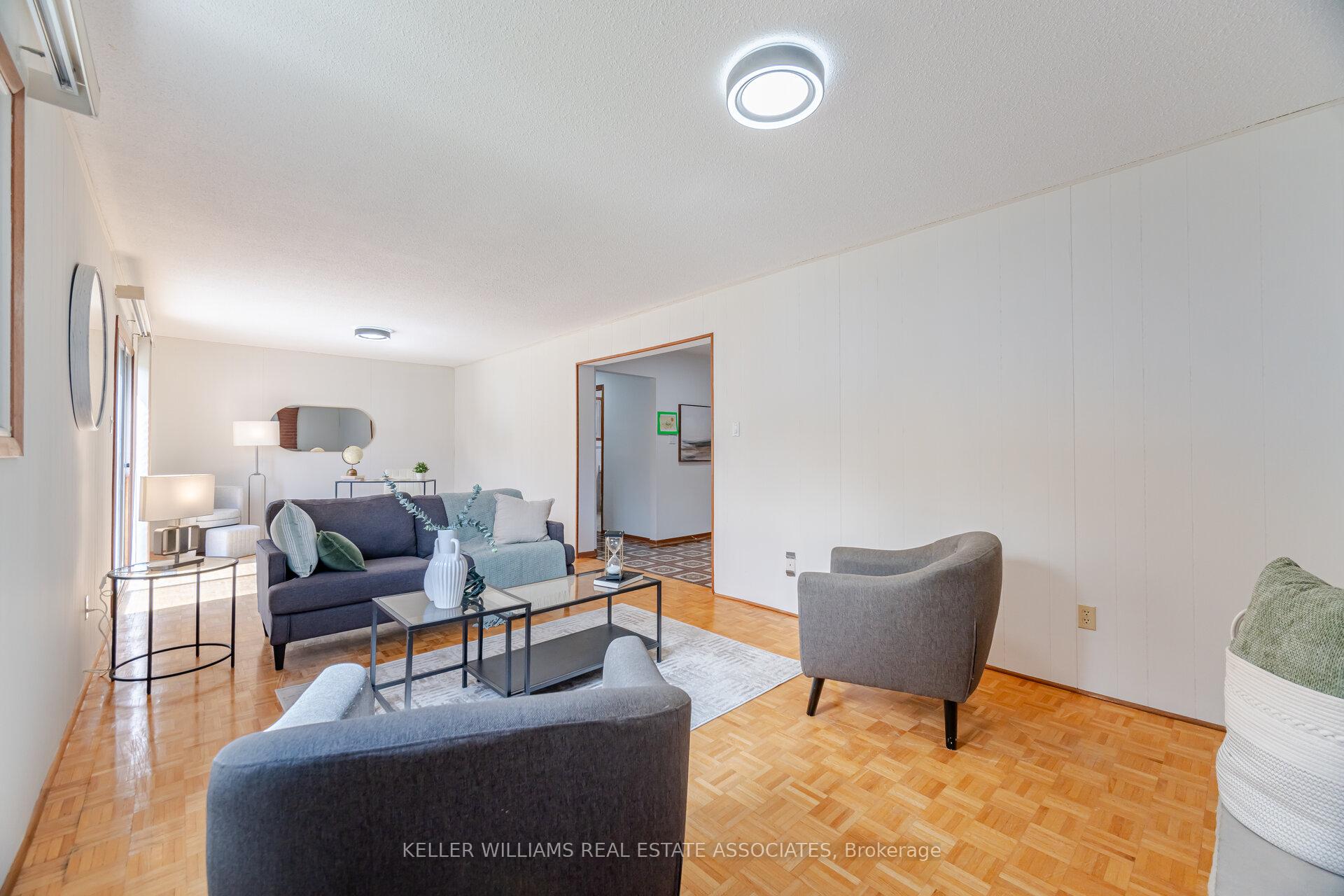 Photo 32 of 21 Malcolm Crescent, Brampton, Central Park — HOMEH
