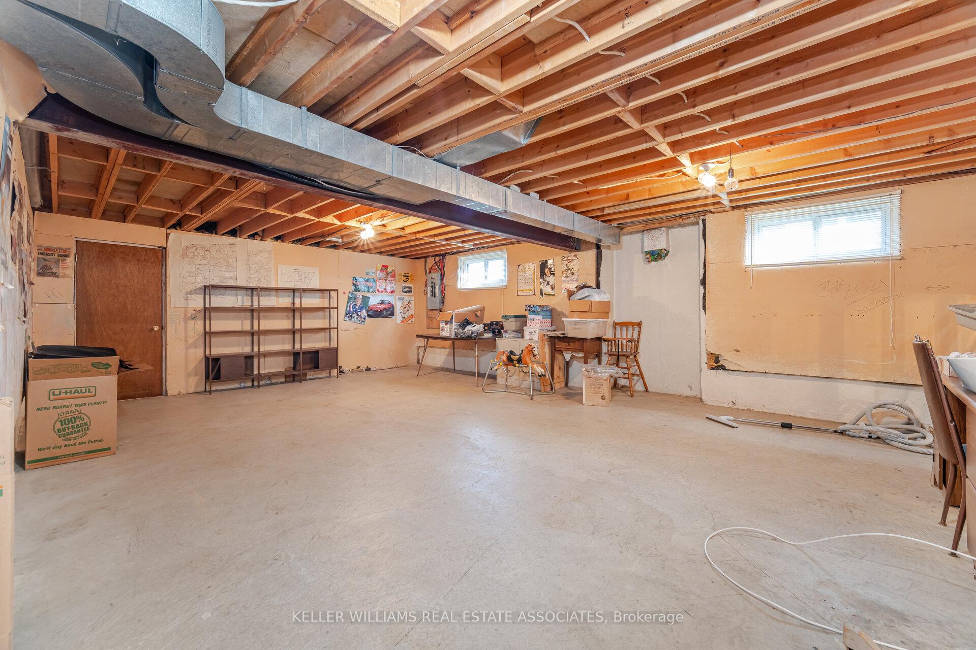 Photo 41 of 21 Malcolm Crescent, Brampton, Central Park — HOMEH