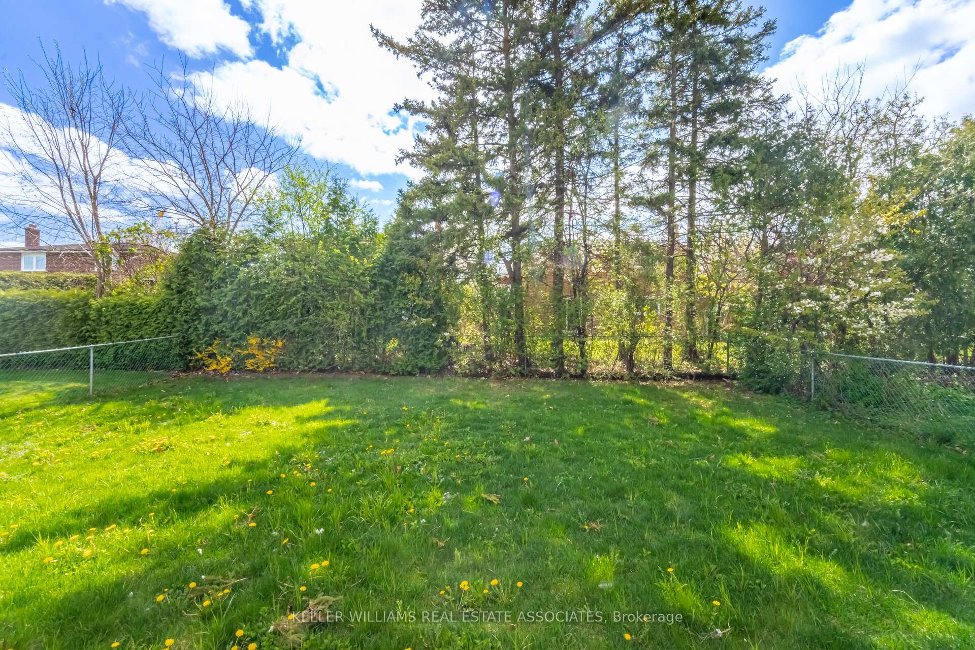 Photo 46 of 21 Malcolm Crescent, Brampton, Central Park — HOMEH