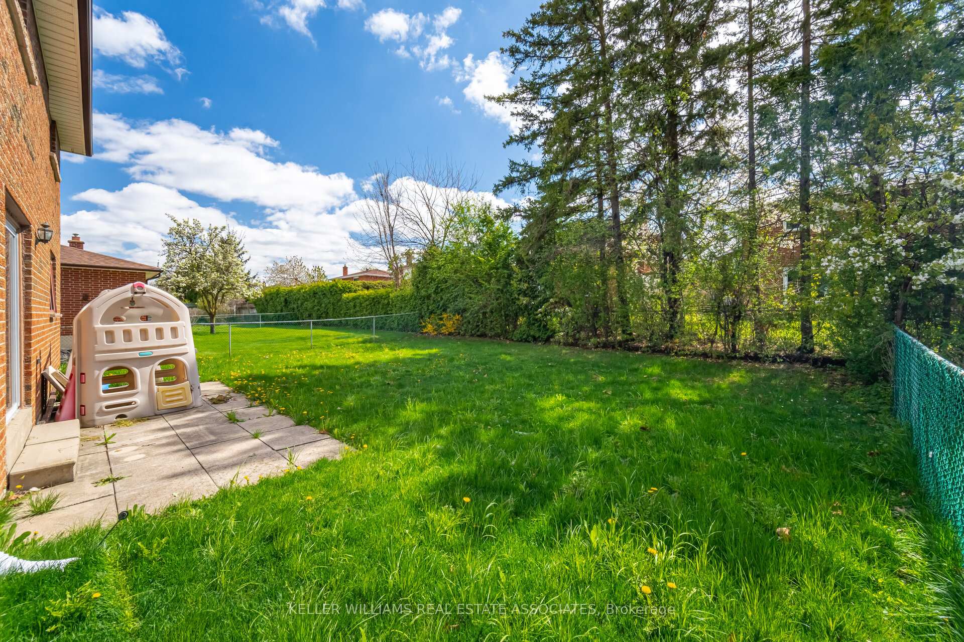 Photo 47 of 21 Malcolm Crescent, Brampton, Central Park — HOMEH