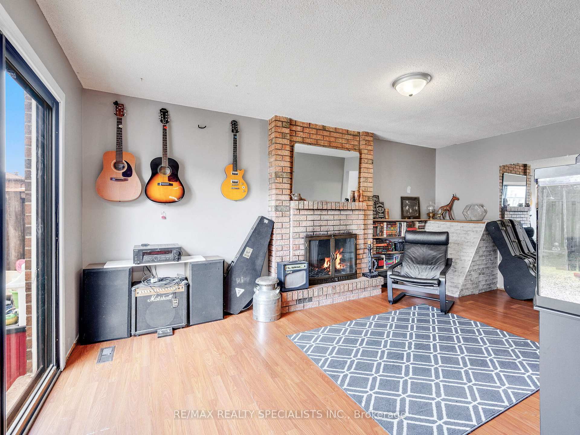 Photo 16 of 19 Blenheim Drive, Brampton, Heart Lake East — HOMEH
