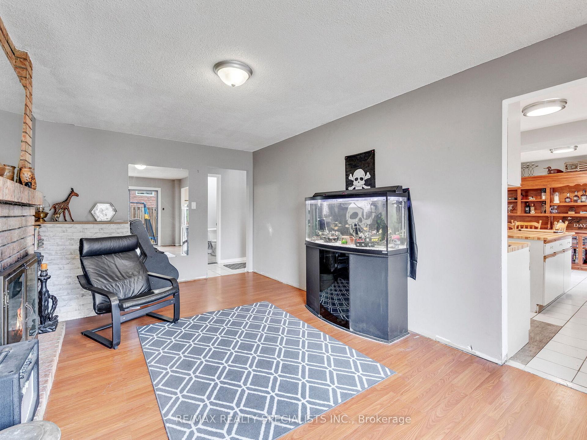 Photo 17 of 19 Blenheim Drive, Brampton, Heart Lake East — HOMEH