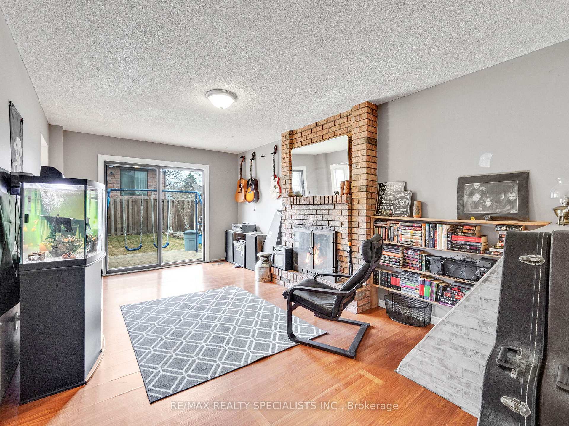Photo 18 of 19 Blenheim Drive, Brampton, Heart Lake East — HOMEH
